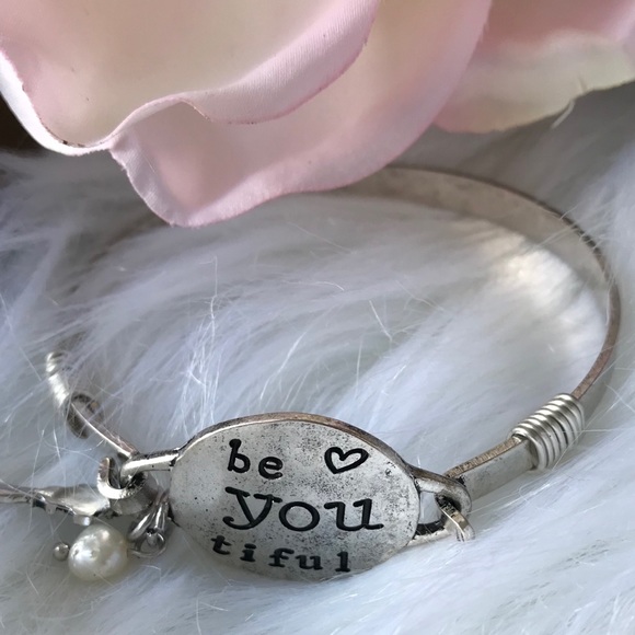 🎉HP🎉🆕🌸 BE YOU TIFUL SILVER TONE BANGLE - Picture 2 of 6